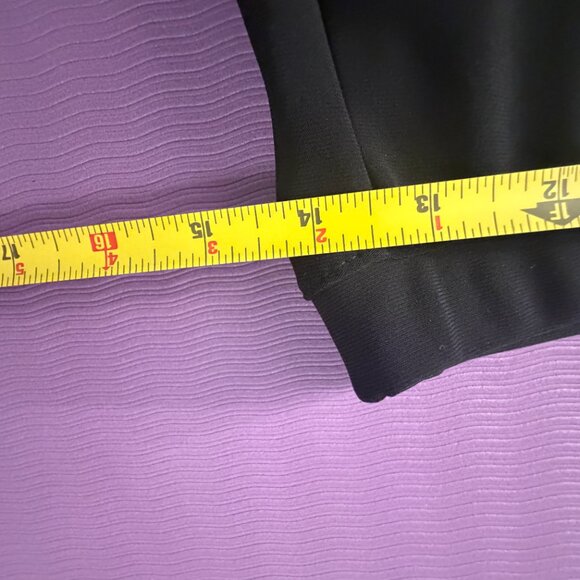 EUC - Joseph Ribkoff Size 8 Capri Pants with split bottom - Picture 7 of 7